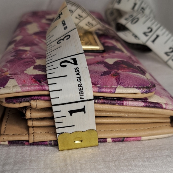 MARC New York wristlet tri-fold wallet Credit card holder Purple and flower. - Picture 10 of 11